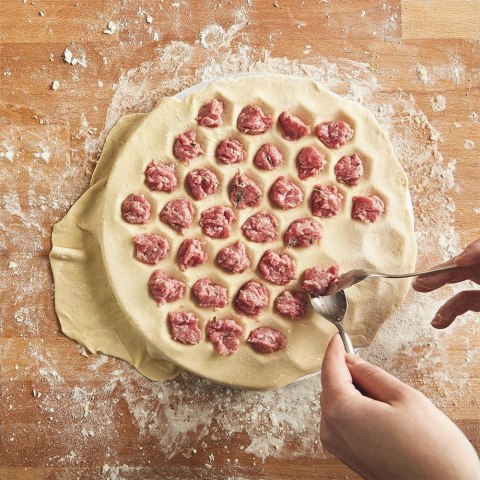 Pierożnica do Uszek Mini Pierogów 24 cm VILDE z Formą na 37 sztuk