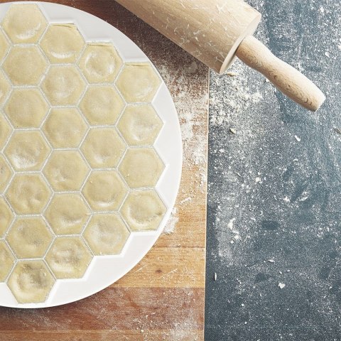 Pierożnica do Uszek Mini Pierogów 24 cm VILDE z Formą na 37 sztuk