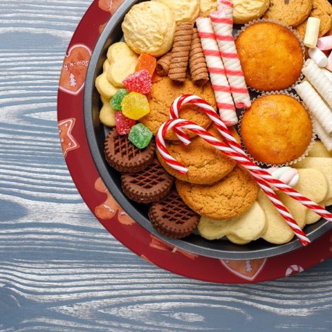 Podtalerz Świąteczny Okrągły Czerwony 33 cm VILDE z Motywem Pierników