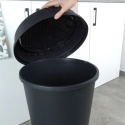 Kosz na Śmieci Odpady z Uchylną Pokrywą Plastikowy Czarny Solidny ORION 47l